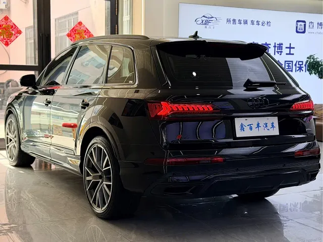 Audi Q7 — Фото автомобиля 8
