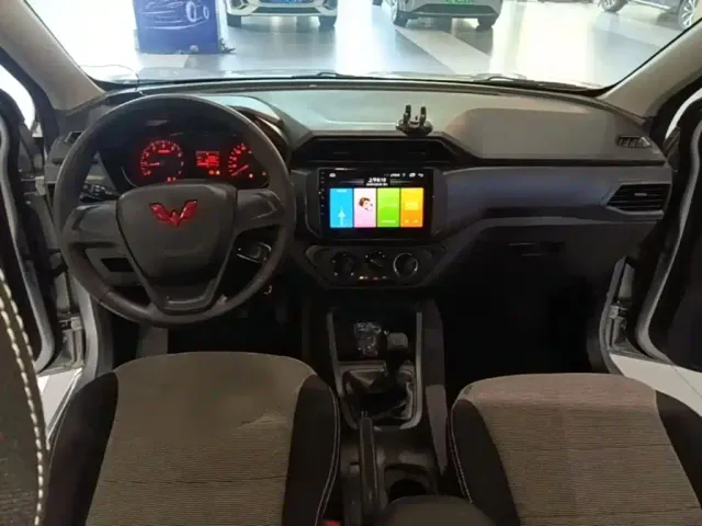 Wuling Hongguang — Фото автомобиля 9