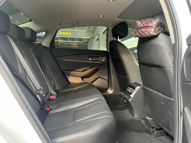 Honda Accord — Фото автомобиля 10