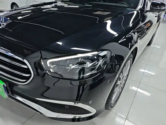 Mercedes-Benz E-Class — Фото автомобиля 23
