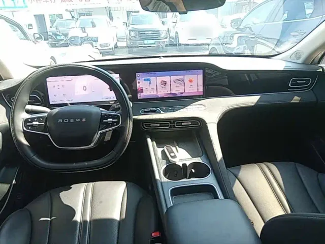 Roewe D7 — Фото автомобиля 9