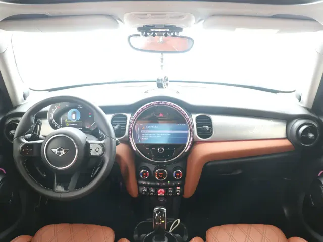 MINI Hatch — Фото автомобиля 16