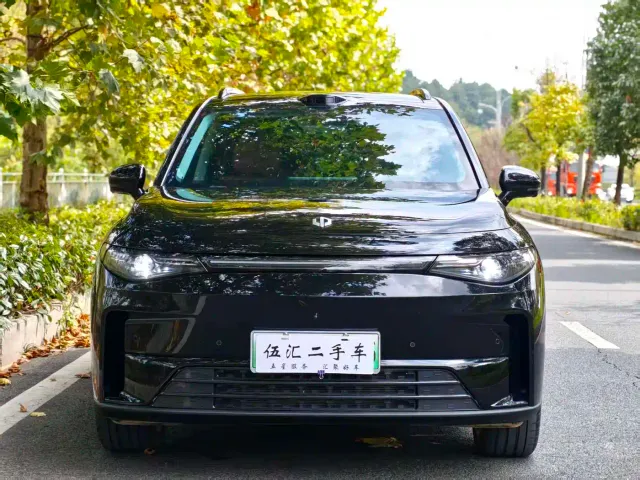 Leapmotor Leapmotor C16 2026 Model Year EREV 280 LiDAR Premium Edition 6-Seater — Фото автомобиля 2