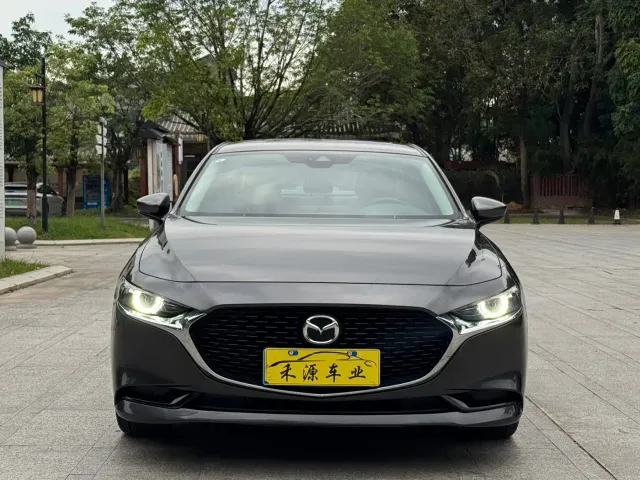 Mazda Axela — Фото автомобиля 2