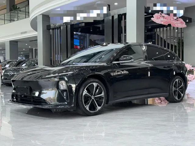 Фотография автомобиля — Nio ET5 Touring