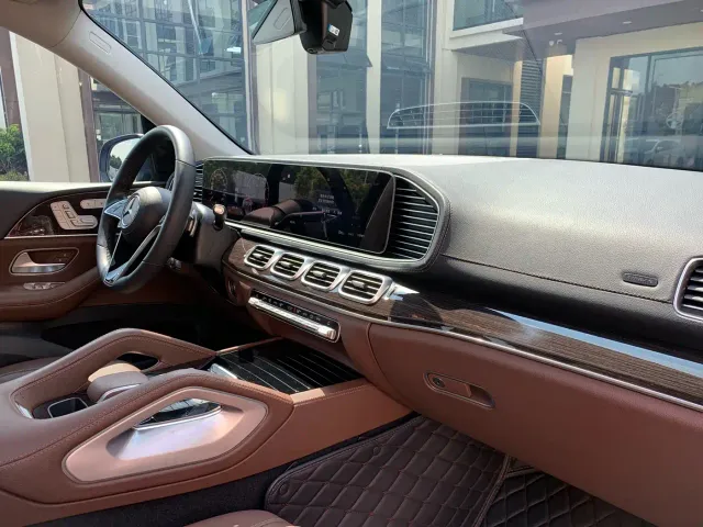 Mercedes-Benz GLE-Class — Фото автомобиля 28