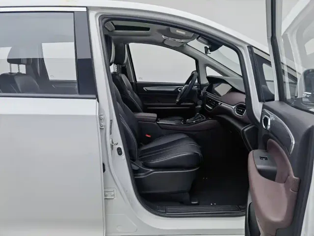 GAC Trumpchi M6 — Фото автомобиля 23