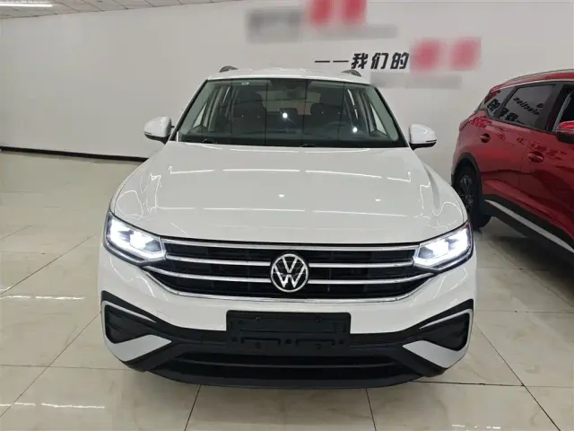 Volkswagen Tiguan L — Фото автомобиля 2
