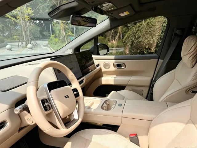 Li Auto i6 — Фото автомобиля 8