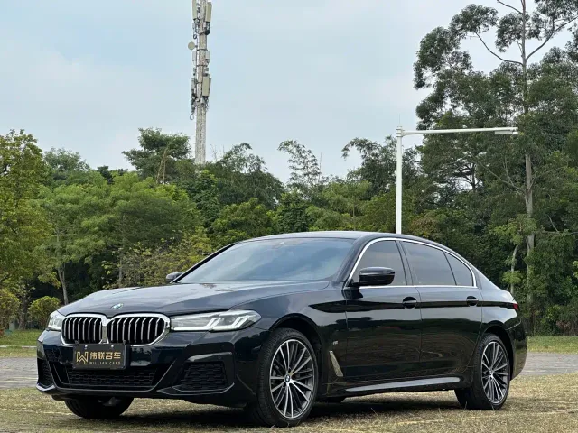 Фотография автомобиля — BMW 5 Series
