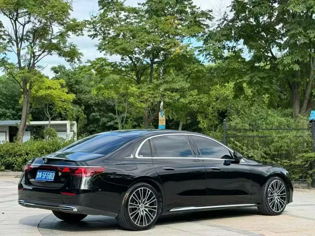 Mercedes-Benz E-Class — Фото автомобиля 5
