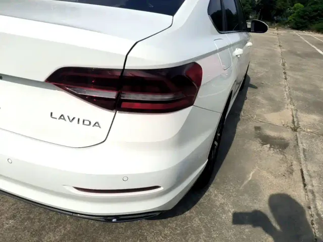 Volkswagen Lavida — Фото автомобиля 7
