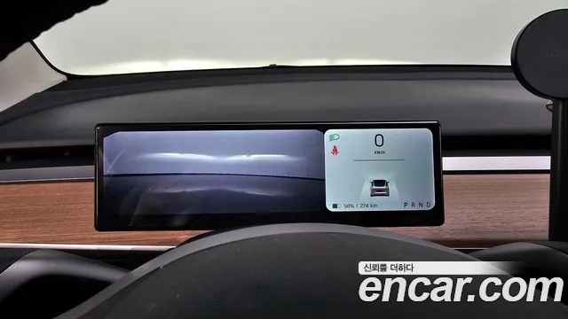 Tesla Model 3 — Фото автомобиля 12