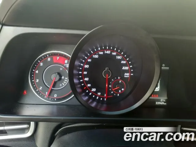 Hyundai AVANTE Avante (CN7) 1.6 LPi (Для проката) — Фото автомобиля 8
