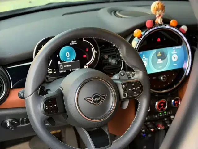 MINI Hatch — Фото автомобиля 10