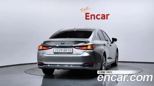 Lexus ES — Фото автомобиля 4