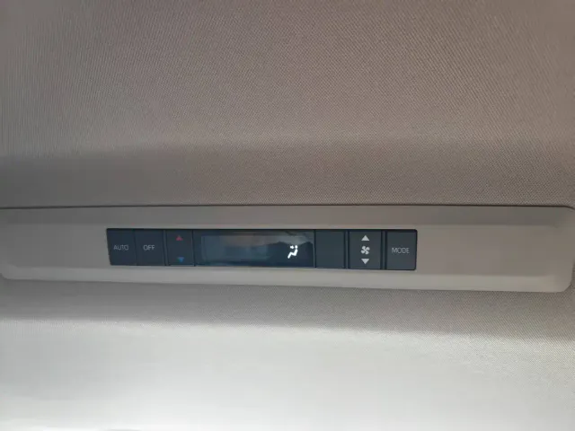 Toyota Granvia — Фото автомобиля 15