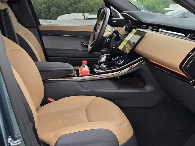 Land Rover Range Rover Sport — Фото автомобиля 8