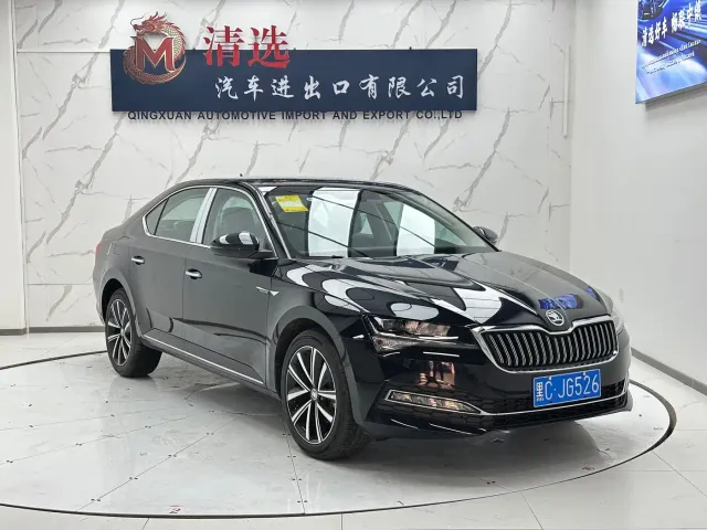 Skoda Superb — Фото автомобиля 3