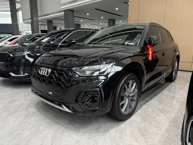 Фотография автомобиля — Audi Q5L