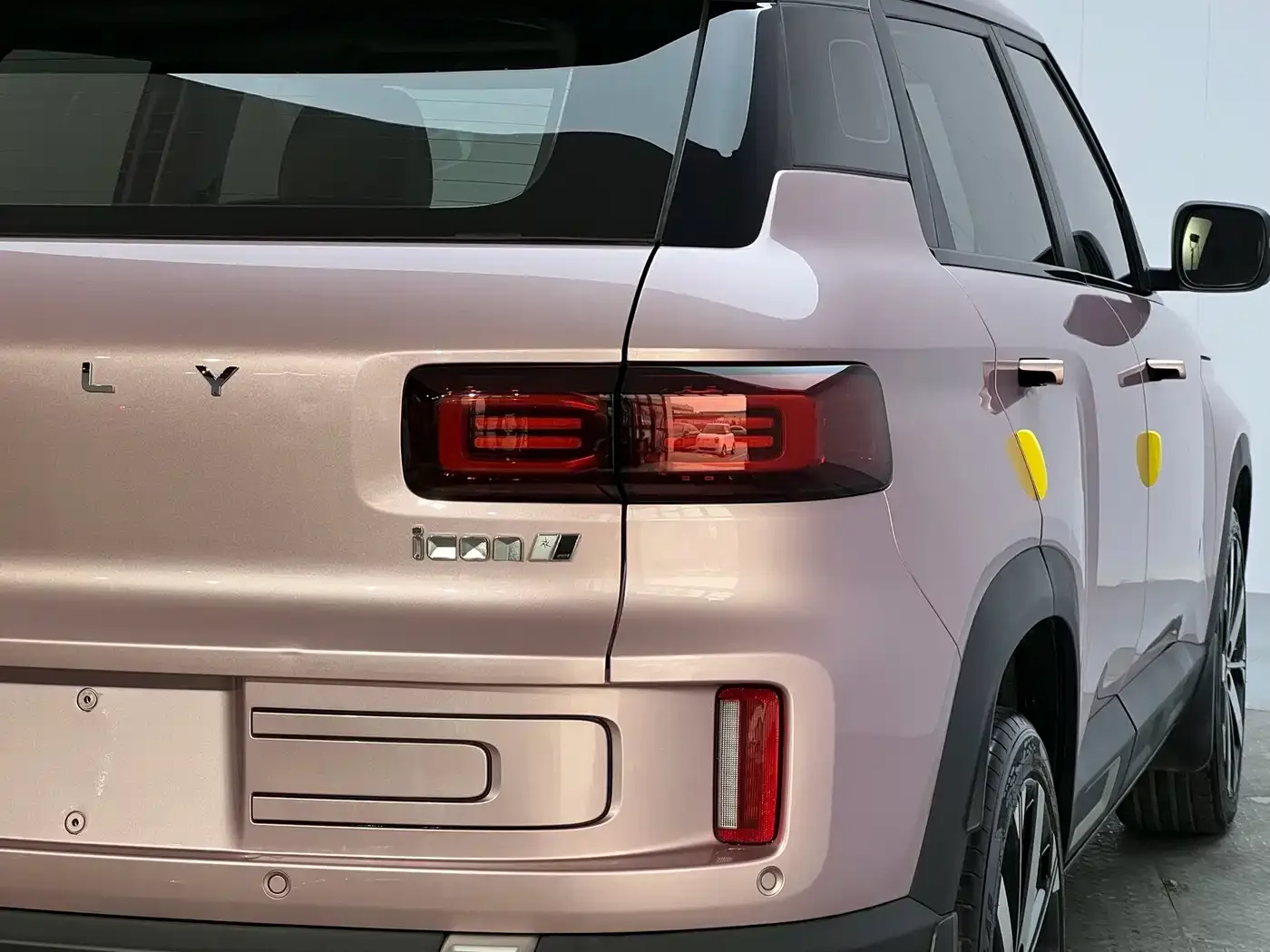 Geely Geely ICON 2023 1.5TD Protagonist — Фото автомобиля 26