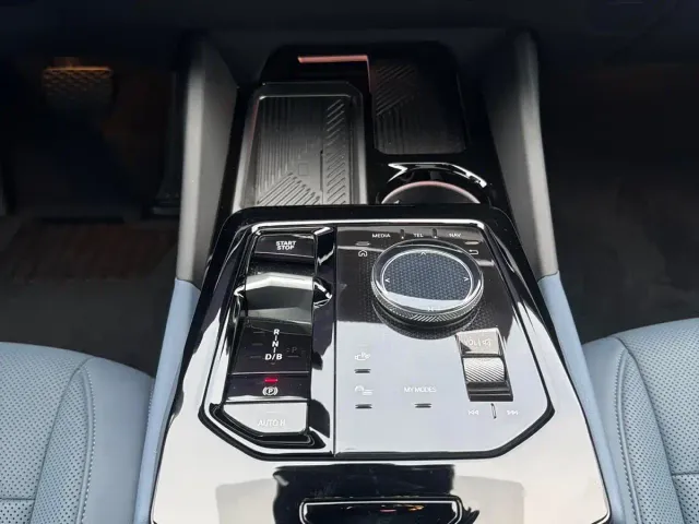 BMW i5 — Фото автомобиля 9
