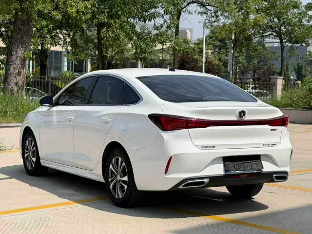 Changan Eado — Фото автомобиля 6