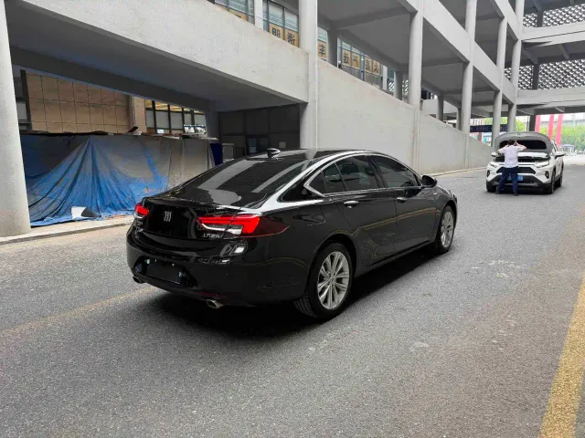 Buick Regal — Фото автомобиля 6