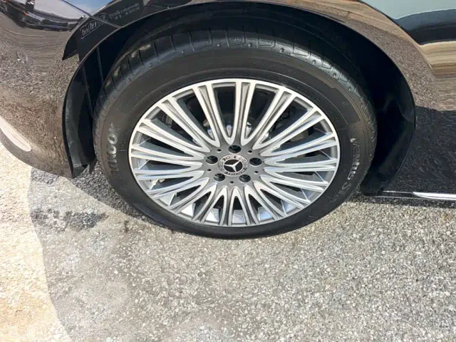 Mercedes-Benz E-Class — Фото автомобиля 22