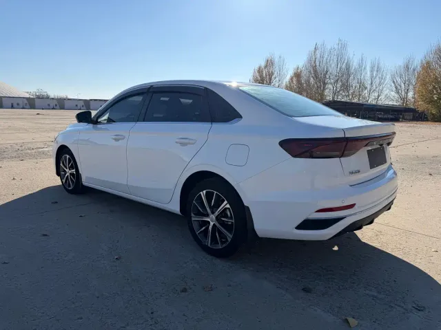 Geely Emgrand — Фото автомобиля 7