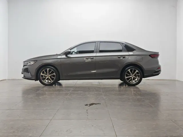 Geely Emgrand — Фото автомобиля 10