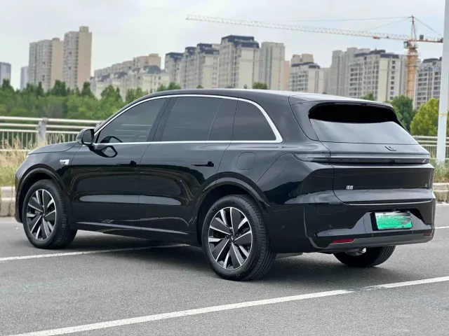 Li Auto L6 — Фото автомобиля 9