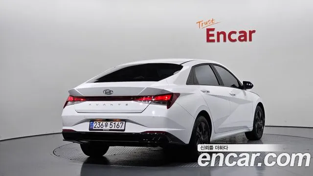 Hyundai Avante CN7 — Фото автомобиля 2