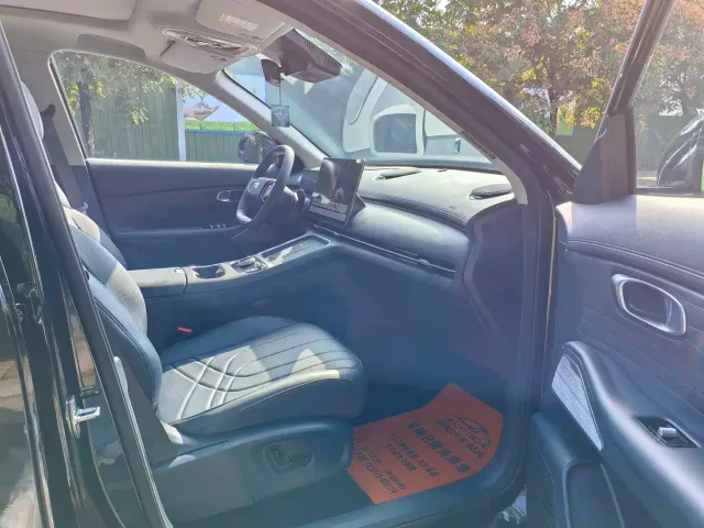 Geely Galaxy Starship 7 EM-i — Фото автомобиля 6