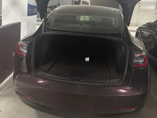 Tesla Model 3 — Фото автомобиля 3