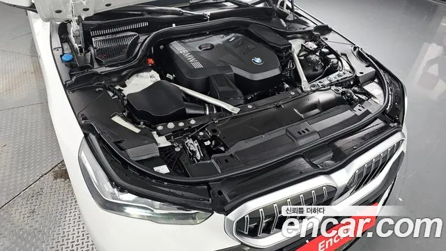 BMW 5-Series 5 серия (G60) 530i xDrive M Sport — Фото автомобиля 4