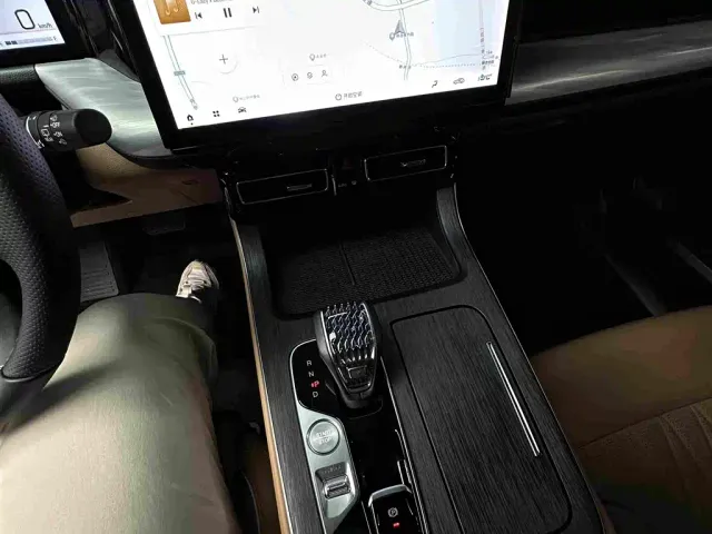 GAC Trumpchi GS8 — Фото автомобиля 18