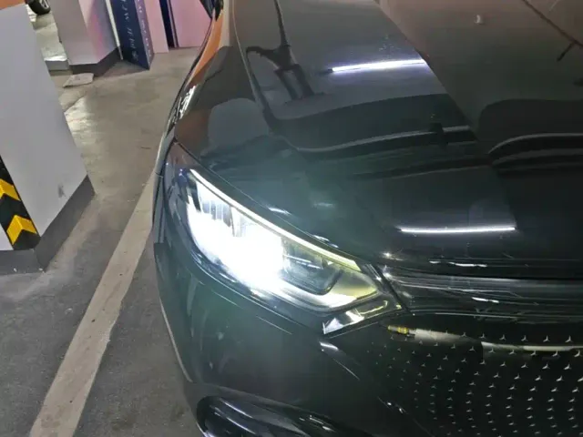 Mercedes-Benz EQE SUV — Фото автомобиля 10