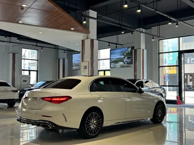 Mercedes-Benz C-Class — Фото автомобиля 24