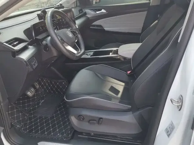 Volkswagen ID.6 X 2023 Upgraded Pure Long Range Edition — Фото автомобиля 9