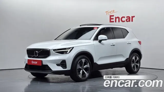 Фотография автомобиля — Volvo XC40
