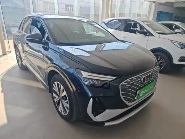 Audi Q4 e-tron — Фото автомобиля 3
