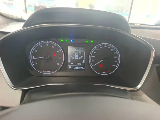 Geely Binyue — Фото автомобиля 11