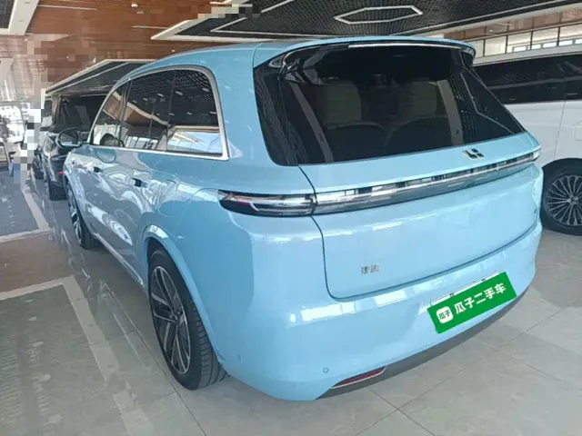 Li Auto L8 — Фото автомобиля 22