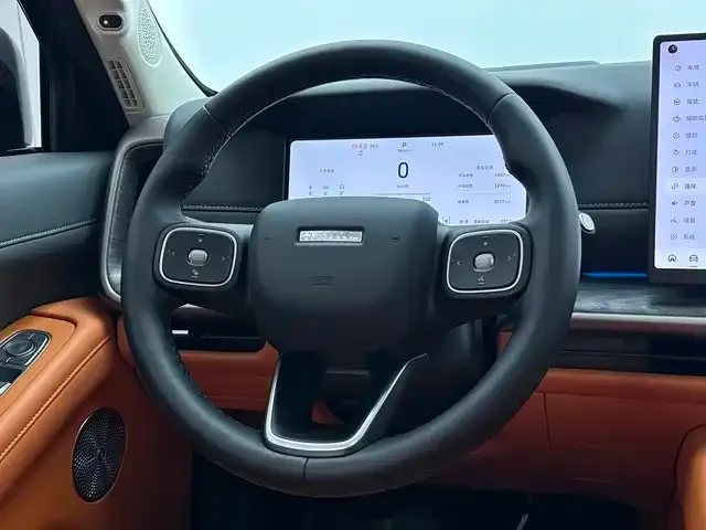 Haval Great Wall H10 — Фото автомобиля 11