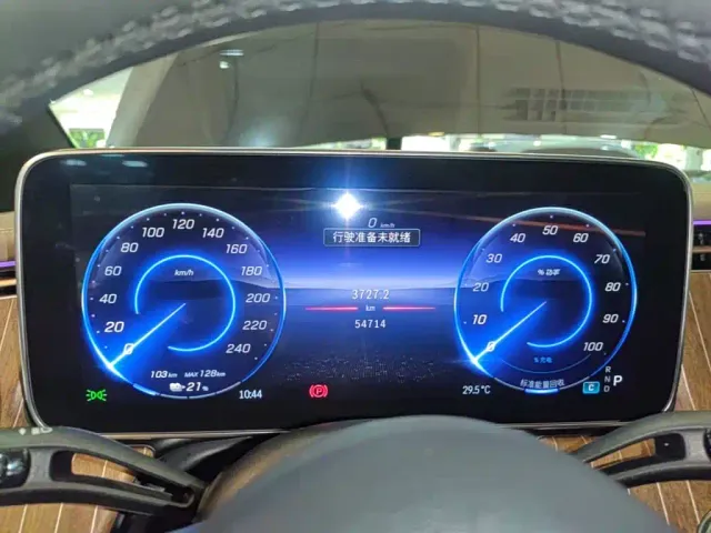 Mercedes-Benz EQE SUV — Фото автомобиля 11