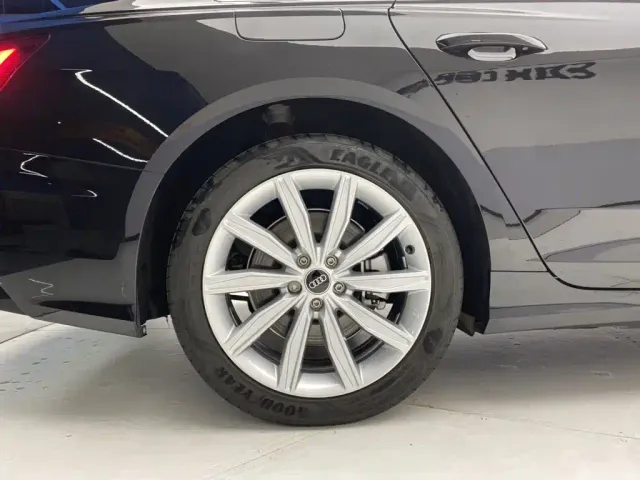 Audi A6L — Фото автомобиля 11