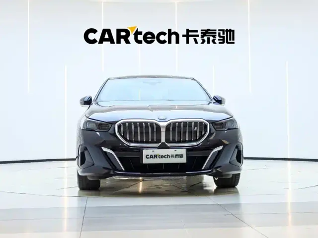 BMW BMW i5 2024 eDrive 35L M Sport Package — Фото автомобиля 6