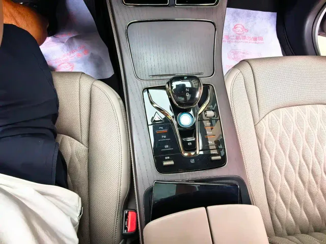 BYD Han — Фото автомобиля 14