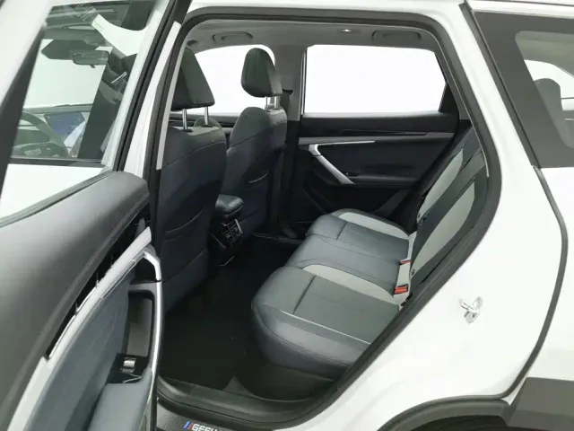 Geely Boyue L — Фото автомобиля 15